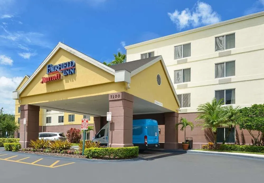 Fairfield Inn Orlando Airport 3*,